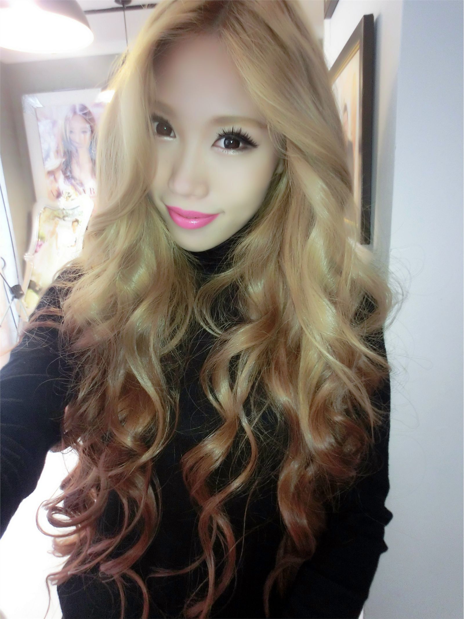 花哨尤物saisai的微博列表微女郎 2